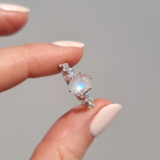 Prsten s ljiljanima - mjesečev kamen i bijeli topaz - Seraphina