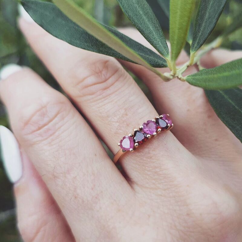 Ženski prstan iz srebra QUEEN OF HEARTS, Rubin in Granat