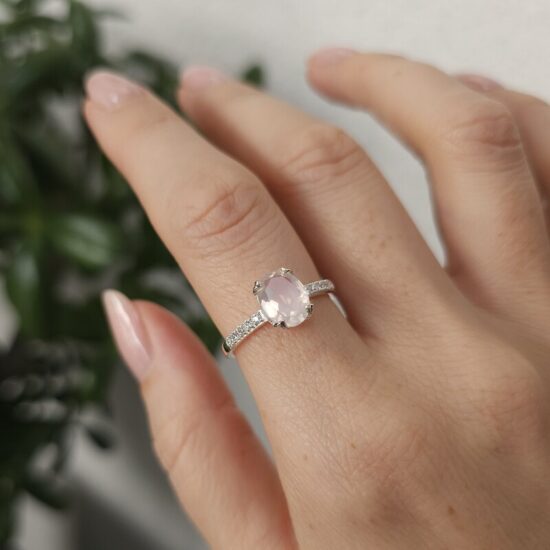 Ženski prstan iz srebra ISABELLA PAVÉ, Rožnati kremen in Beli Topaz