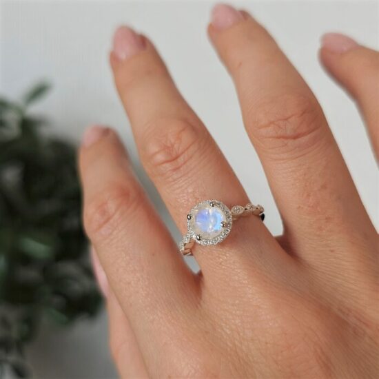 Viktorijin prsten s mjesečevim kamenom i bijelim topazom - Serafina
