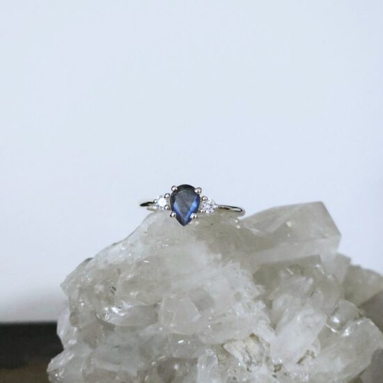 Ženski srebrni prsten INDIE, labradorit i bijeli topaz