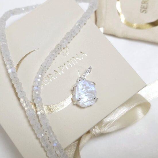 Ungeschliffener Pavé-Anhänger - Mondstein - Seraphina