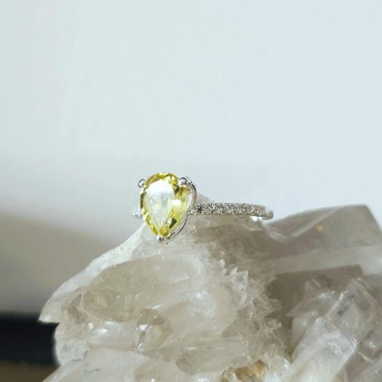Prstan Flora - Limonin Kvarc in Beli Topaz - Seraphina