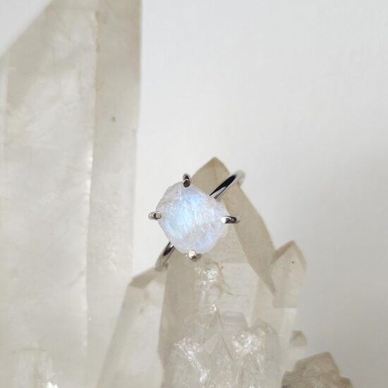 Damenring aus Silber RAW BEAUTY, Mondstein Damenring aus Silber RAW BEAUTY, Mondstein