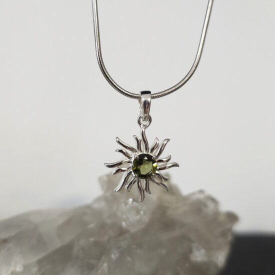 Ženski obesek iz srebra SUN, Moldavit