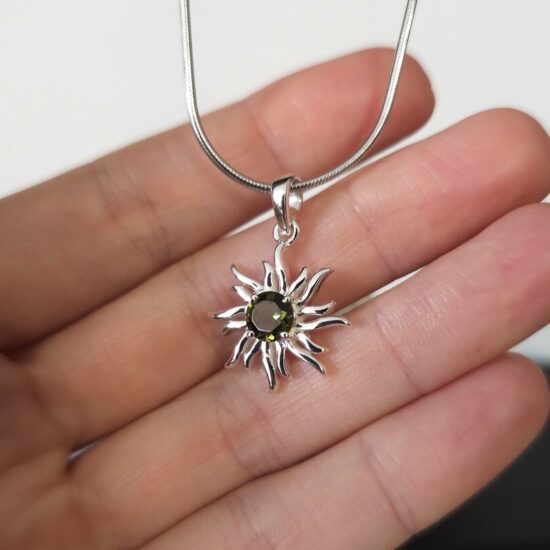 Ženski obesek iz srebra SUN, Moldavit