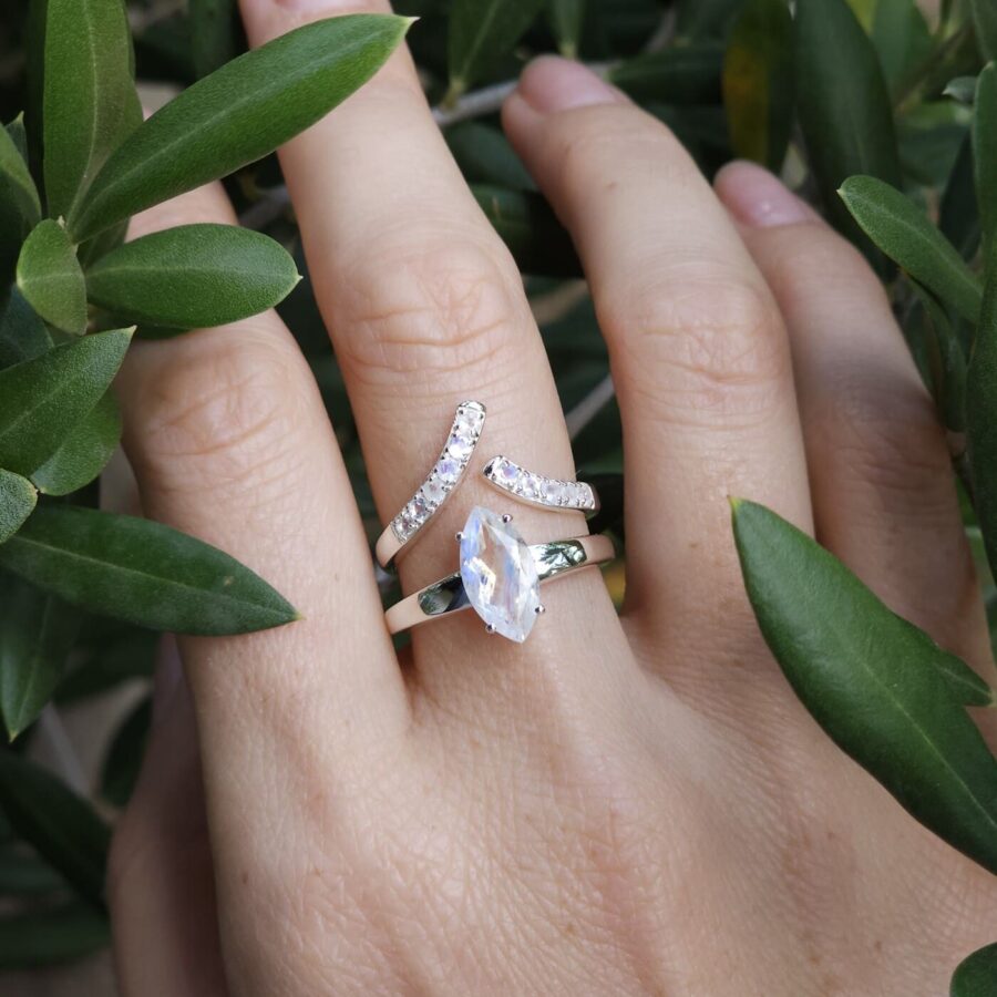 Ženski srebrni prsten IRIDESA, mjesečev kamen