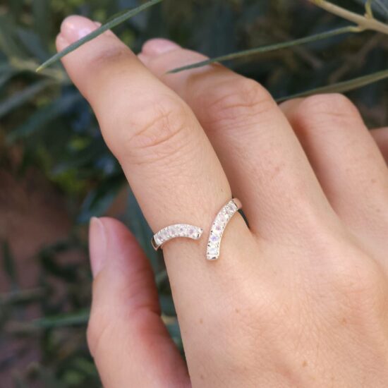 Ženski srebrni prsten VELES, mjesečev kamen