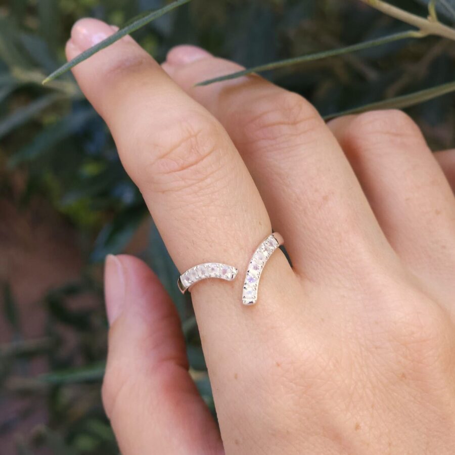 Ženski srebrni prsten VELES, mjesečev kamen