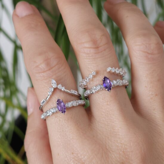 Ženski prstan iz srebra LAVINA, Ametist in Beli Topaz Ženski prstan iz srebra LAVINA, Ametist in Beli Topaz