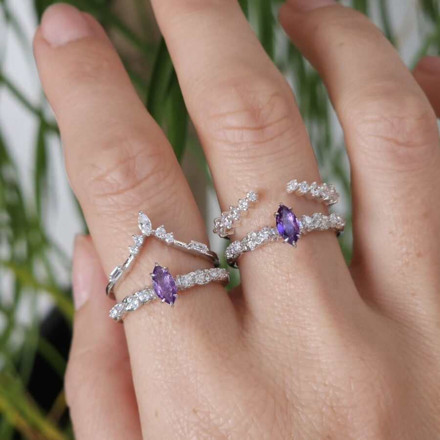 Ženski prstan iz srebra LAVINA, Ametist in Beli Topaz Ženski prstan iz srebra LAVINA, Ametist in Beli Topaz