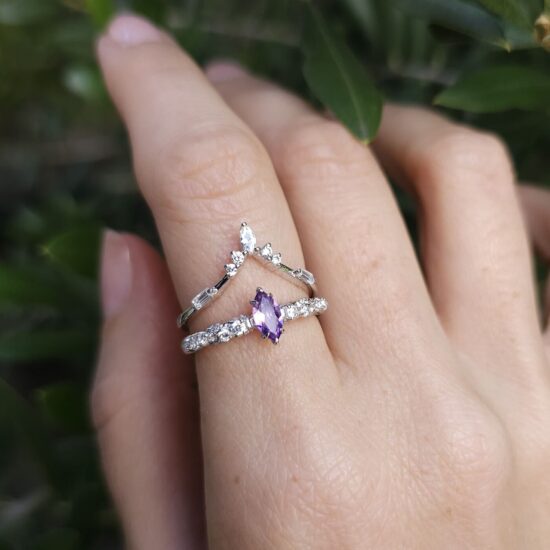 Ženski prstan iz srebra LAVINA, Ametist in Beli Topaz Ženski prstan iz srebra LAVINA, Ametist in Beli Topaz