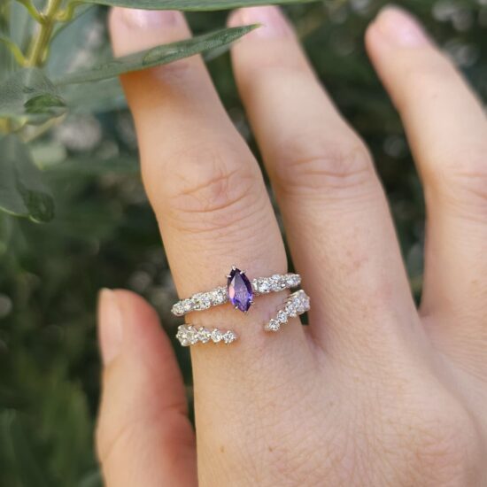 Ženski prstan iz srebra LAVINA, Ametist in Beli Topaz Ženski prstan iz srebra LAVINA, Ametist in Beli Topaz