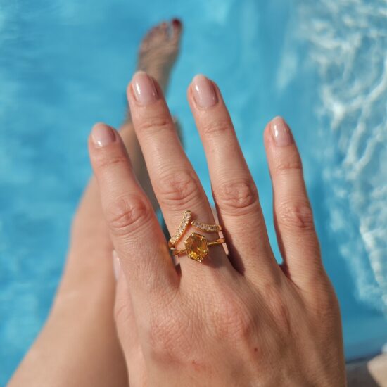 Ženski prstan iz srebra VELES, Mesečev kamen