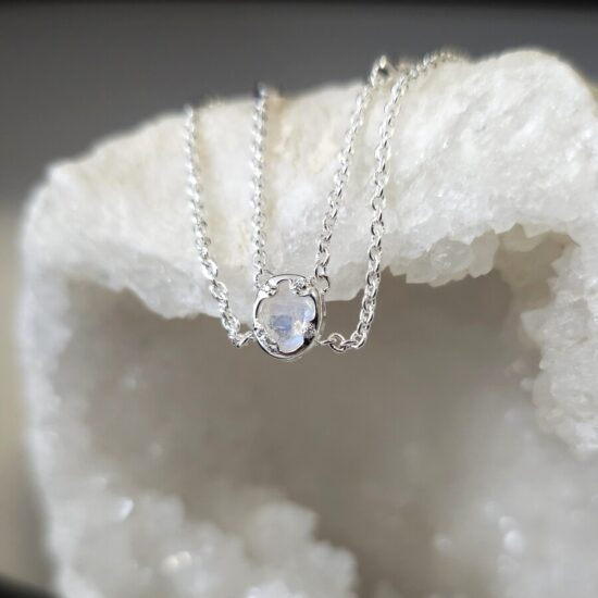 Ženski ALMIRA srebrni dvostruki lanac, mjesečev kamen i bijeli topaz