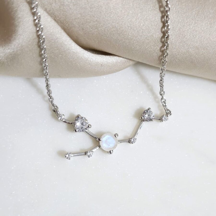 Silberne ZODIAC Stier, Mondstein und Weißer Topas Halskette für Damen