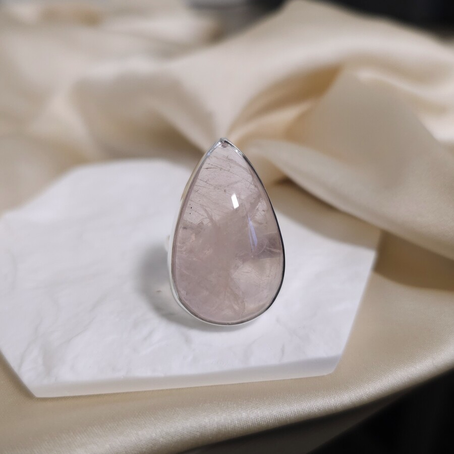 Ženski srebrni prsten AHAVA, Roževec Ženski srebrni prsten AHAVA, Roževec