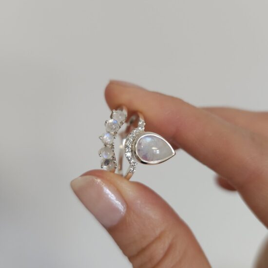 Damenring aus Sterlingsilber AVA, Mondstein und weißer Topas Damenring aus Sterlingsilber AVA, Mondstein und weißer Topas