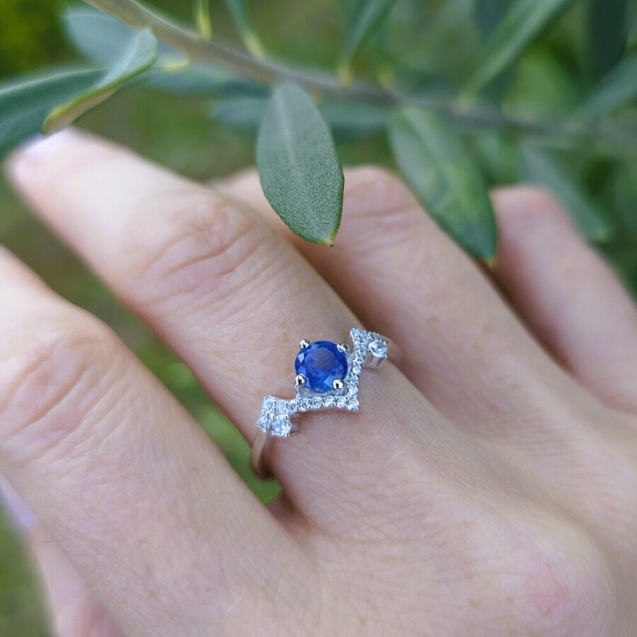 Ženski prstan iz srebra PRIMAVERA, Kianit in Beli Topaz Ženski prstan iz srebra PRIMAVERA, Kianit in Beli Topaz