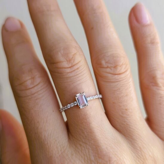 20250714_143658 Ženski prstan iz srebra PALOMA, Kamena strela in Beli Topaz