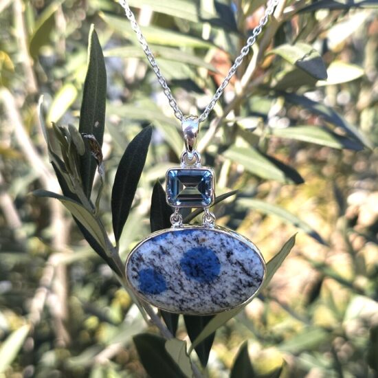 Ženski obesek iz srebra KETU, K2 in Modri Topaz Ženski obesek iz srebra KETU, K2 in Modri Topaz