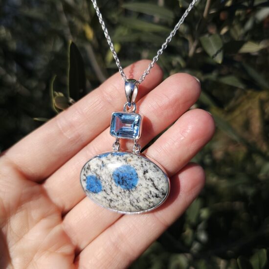 Ženski obesek iz srebra KETU, K2 in Modri Topaz Ženski obesek iz srebra KETU, K2 in Modri Topaz