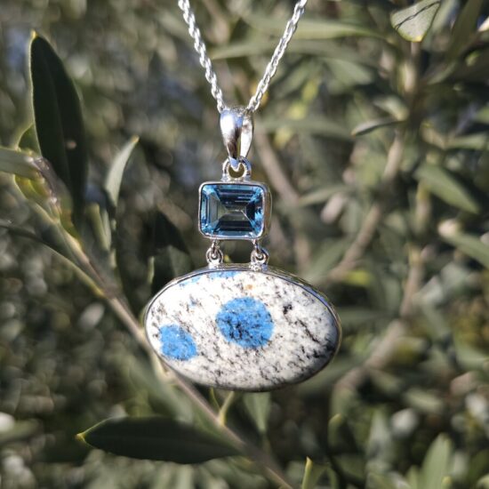 Ženski obesek iz srebra KETU, K2 in Modri Topaz Ženski obesek iz srebra KETU, K2 in Modri Topaz
