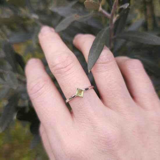 Ženski prstan JASMIN, Peridot