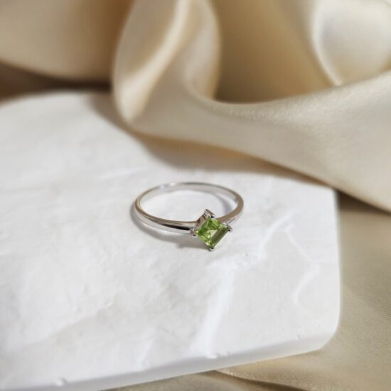 Ženski prstan JASMIN, Peridot